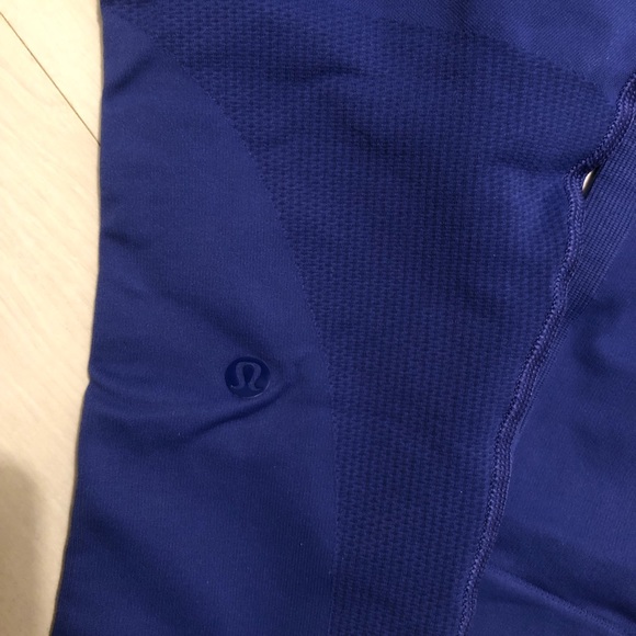 Lululemon crops - Picture 1 of 2